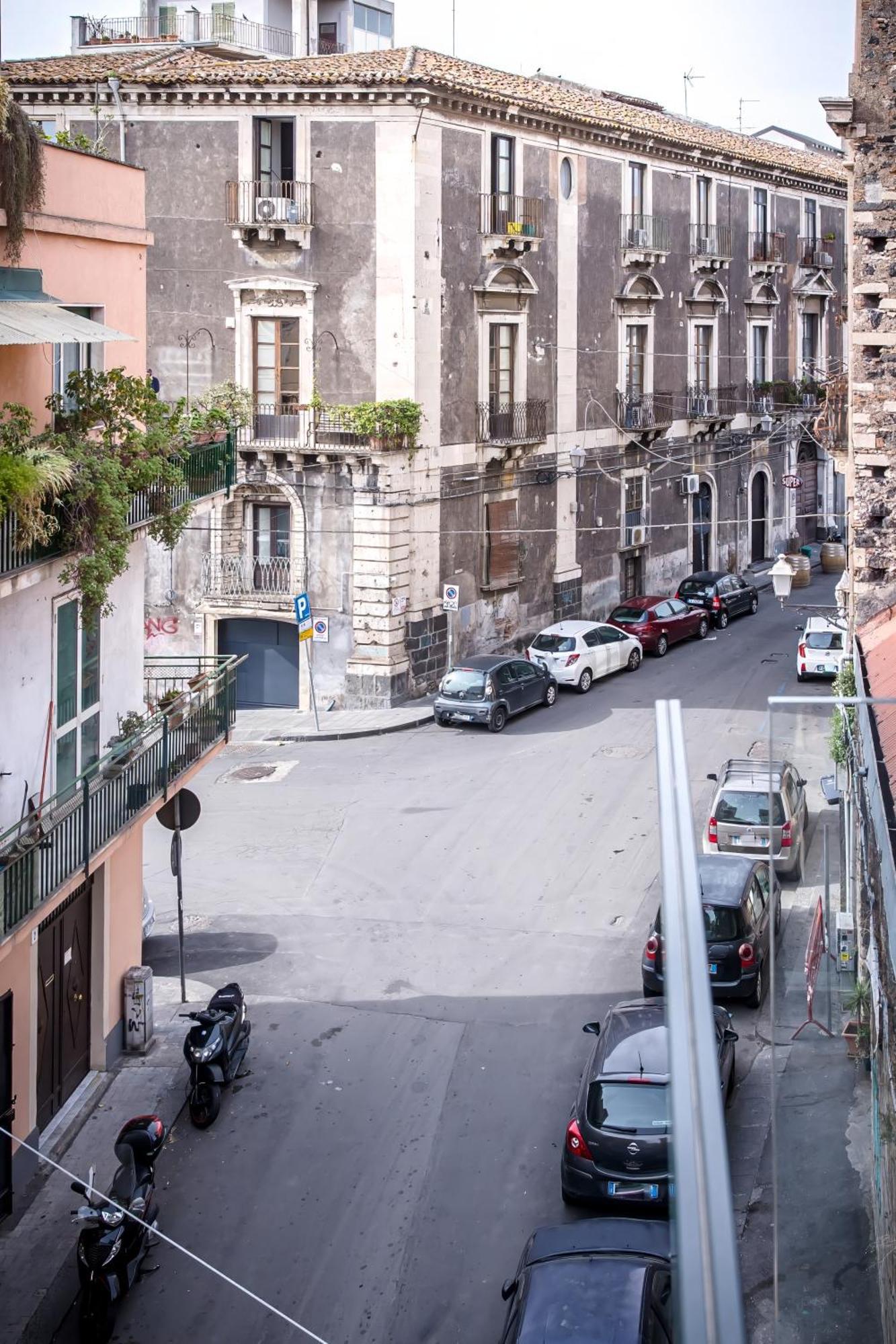 Al Piccolo Bastione Apartment Катания Екстериор снимка